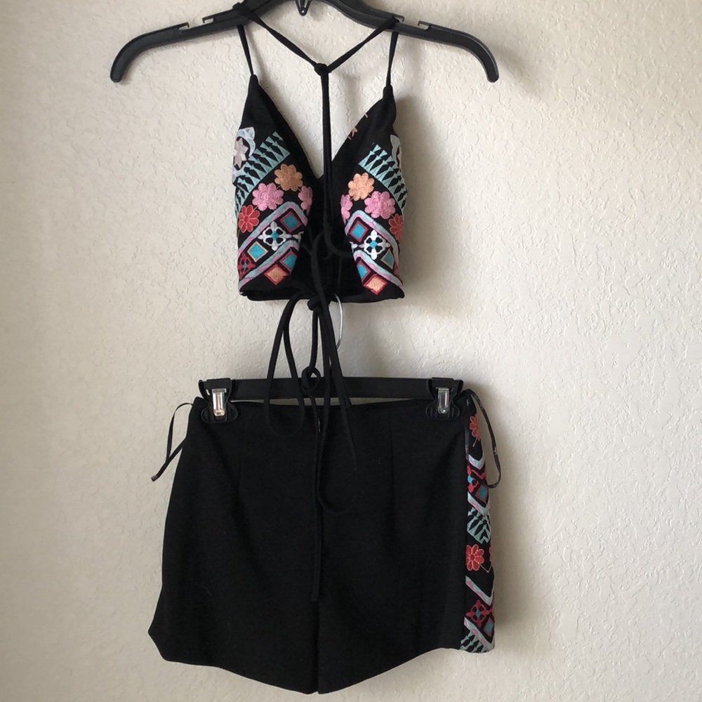 Lulu’s Two Piece Set - Picture 2 of 3